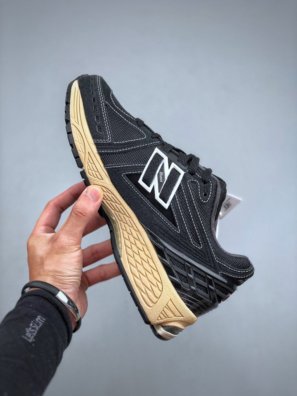 New Balance 1906R "Vintage Black"