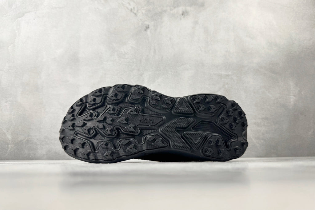 HOKA ONE ONE Challenger 7 "Black / Gold" Trail Running Shoes