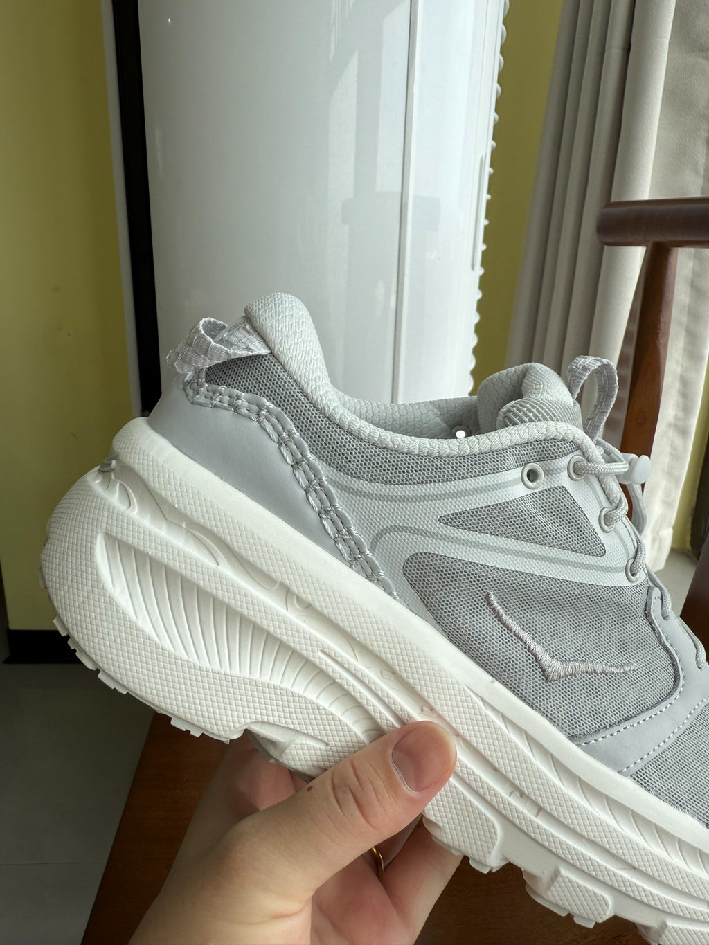 Hoka One One Bondi B3LS cosmic grey / white