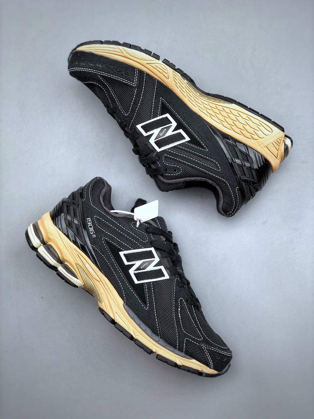 New Balance 1906R "Vintage Black"