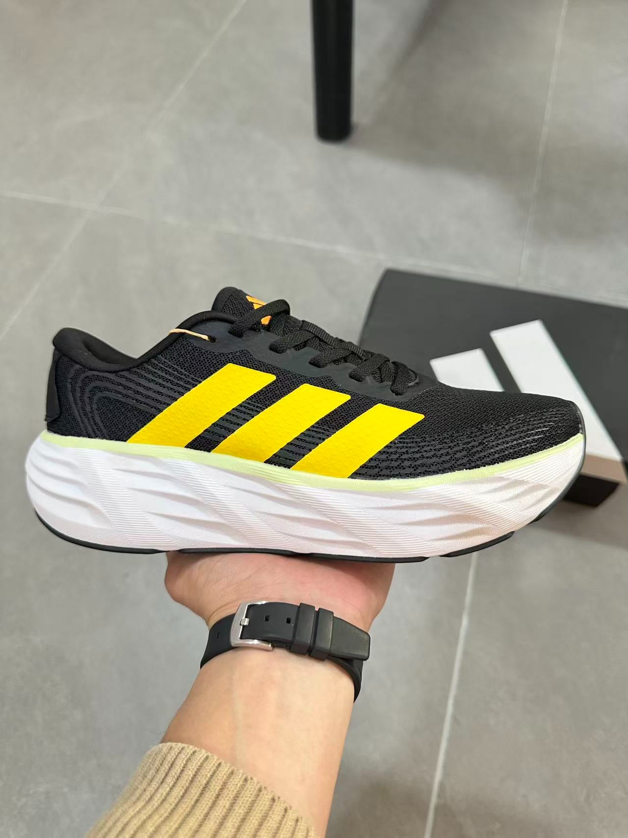 Adidas Galaxy 7 (Black / Yellow / White colorway)