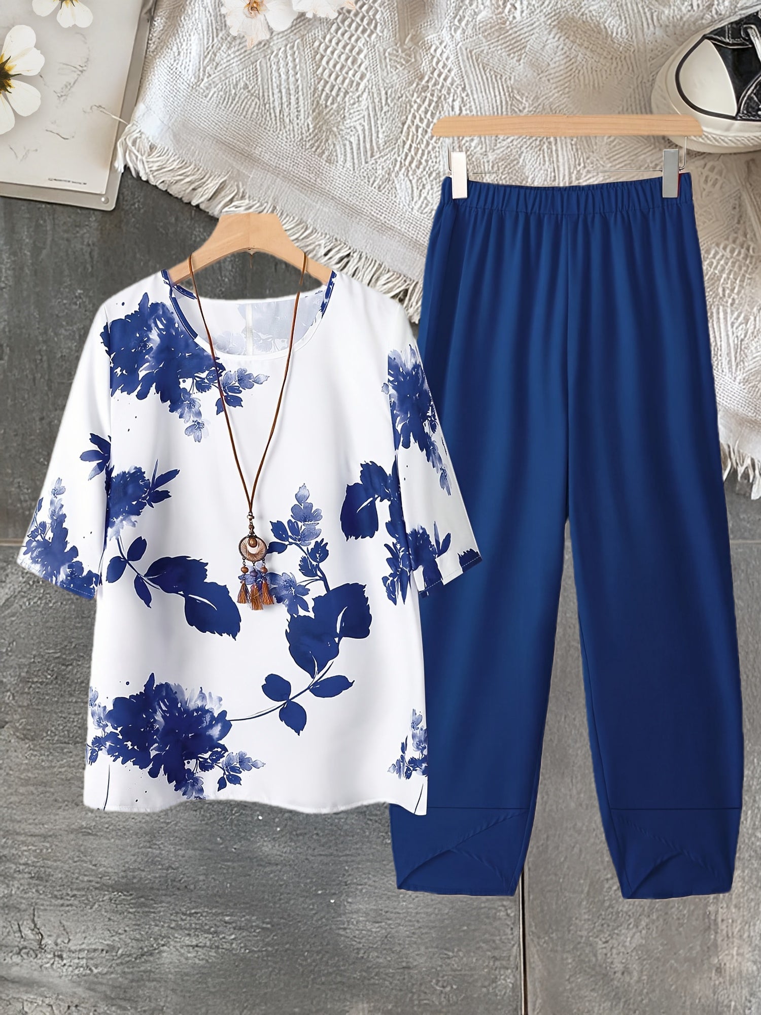 Summer Elegant Vacation Fresh Women'S Loose Leaf Print Short Sleeve Top And Blue Pants Set, Casual Summer Outfit, Casual Elegant. [LL169]