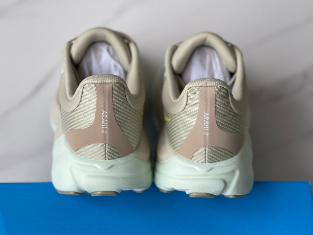 HOKA ONE ONE Arahi 8 Gray | Khaki