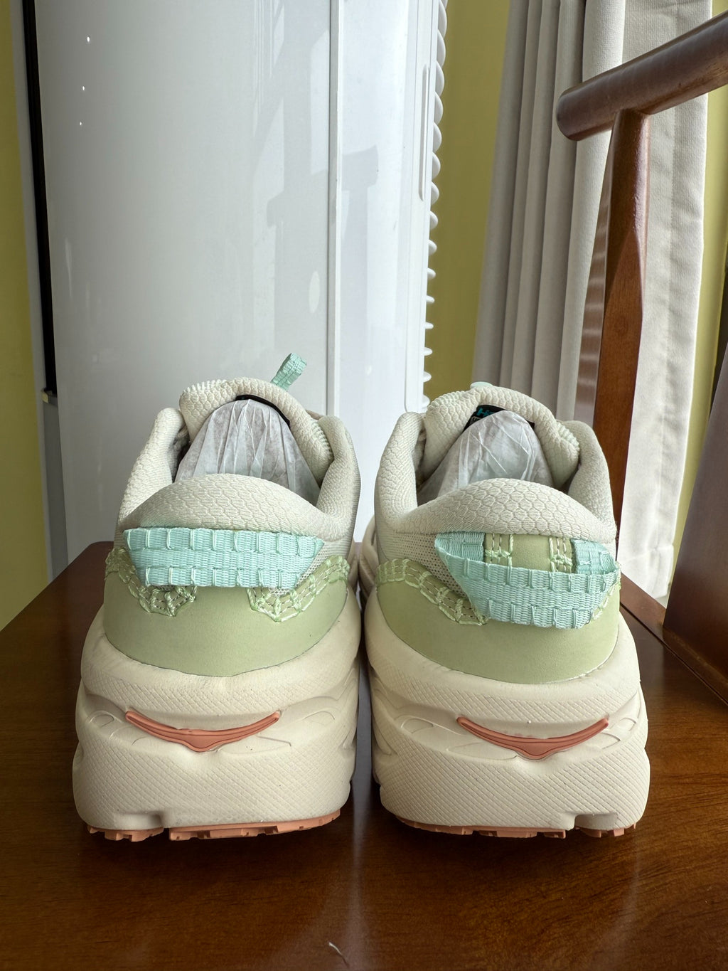 HOKA Bondi B3LS Grayish White