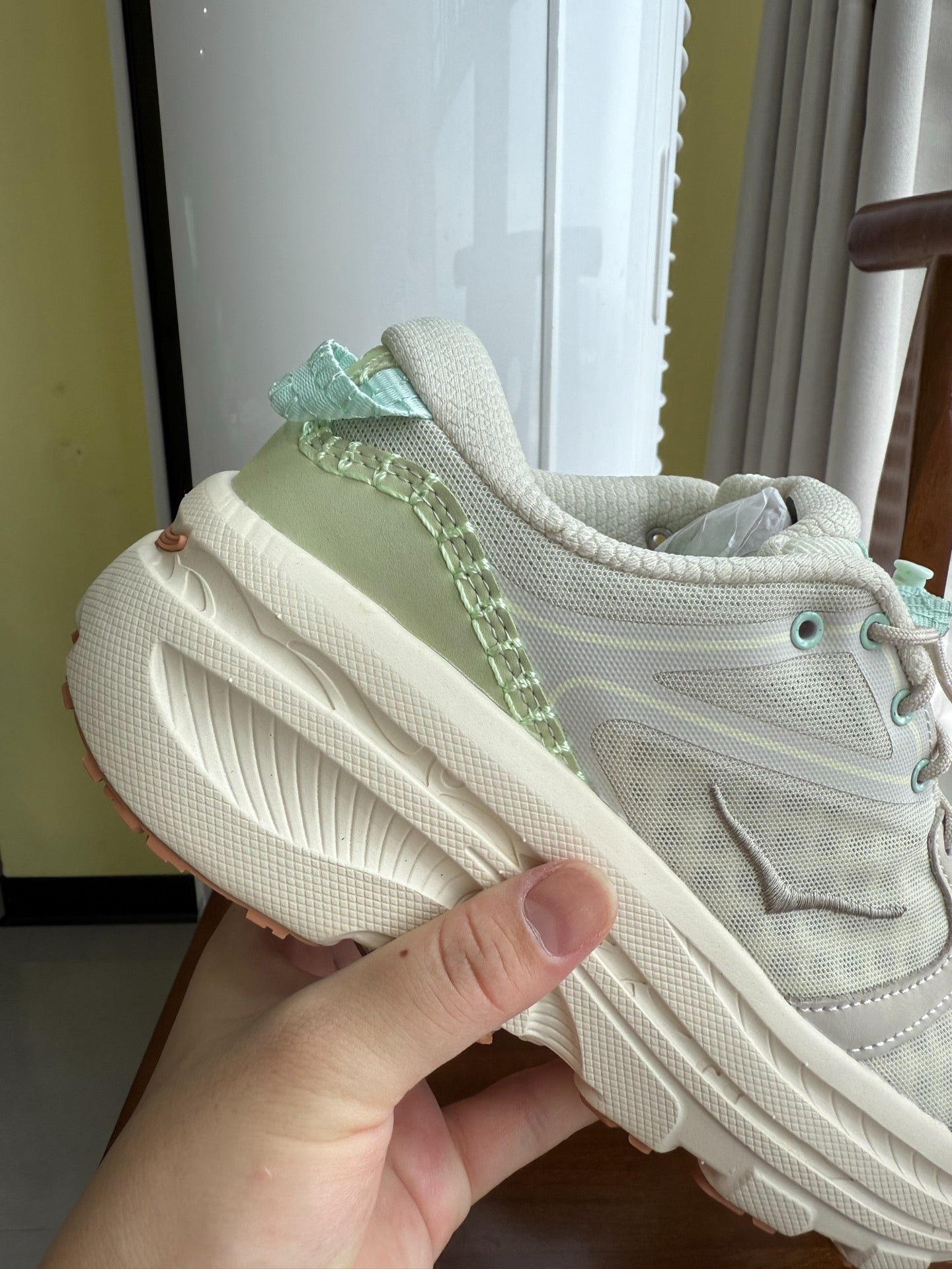 HOKA Bondi B3LS Grayish White
