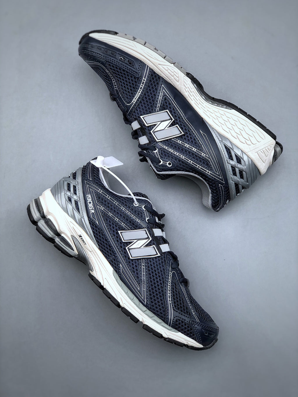 New Balance 1906R "Navy Silver"