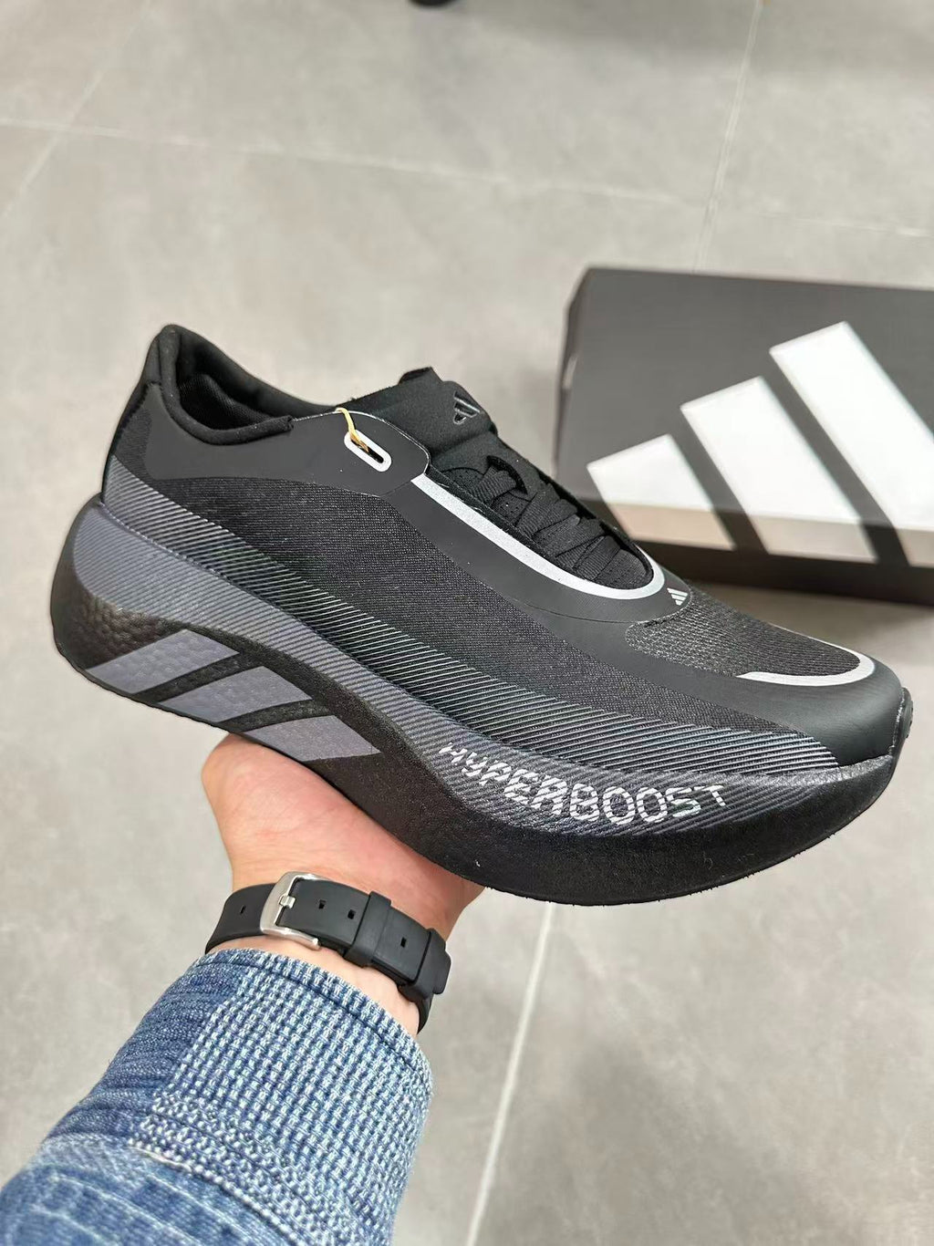 Adidas HYPERBOOST EDGE Black / Grey colorway