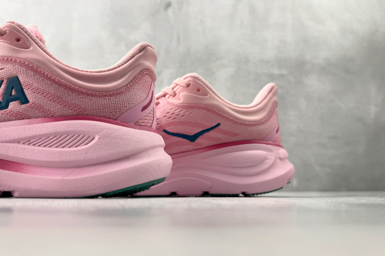 HOKA Bondi 9 Women's Running Shoes - Pink