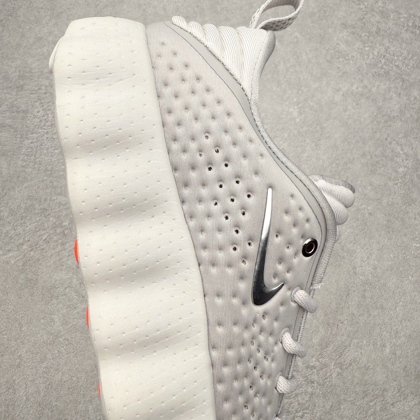 Nike Mind 002 "Wolf Grey/Metallic Silver"