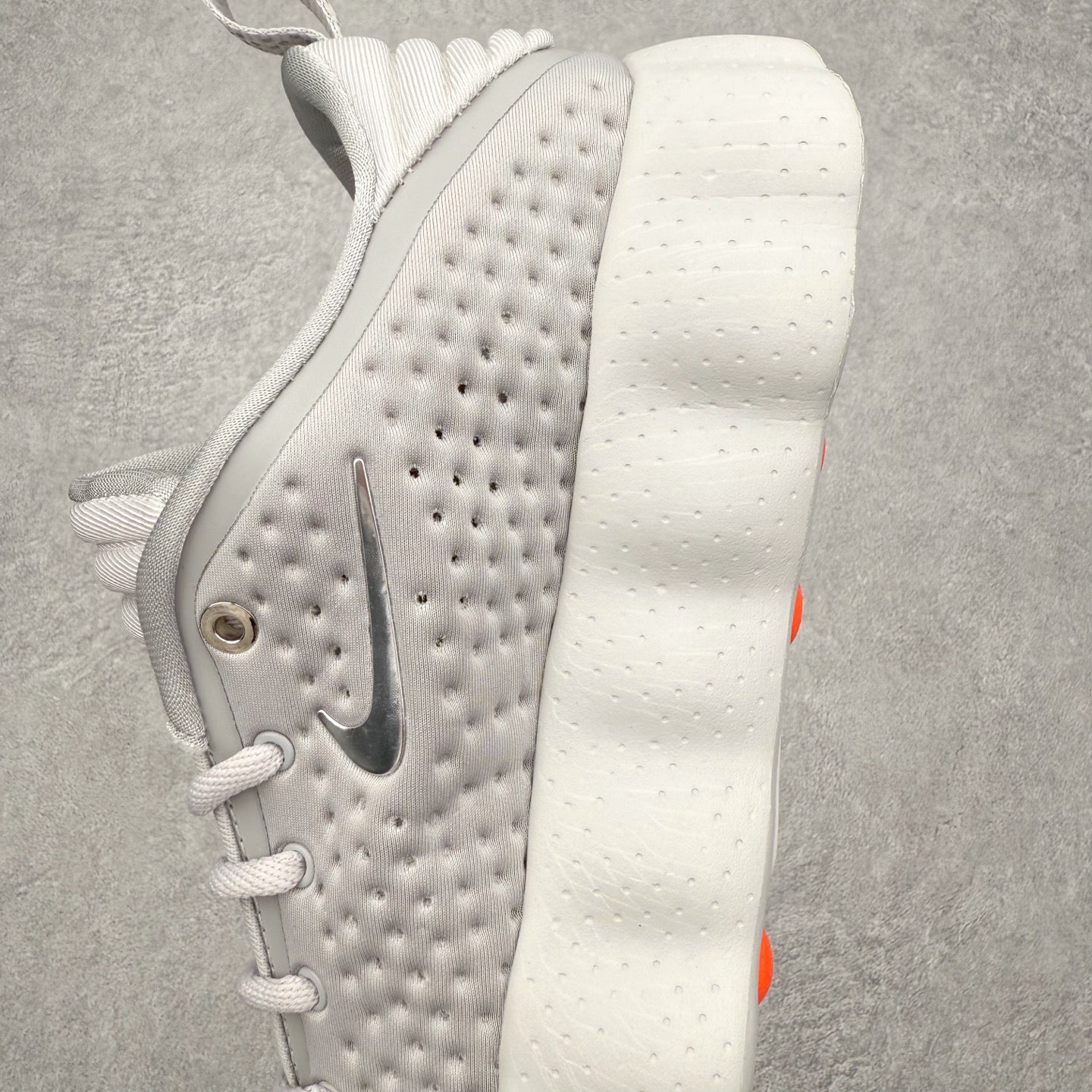 Nike Mind 002 "Wolf Grey/Metallic Silver"
