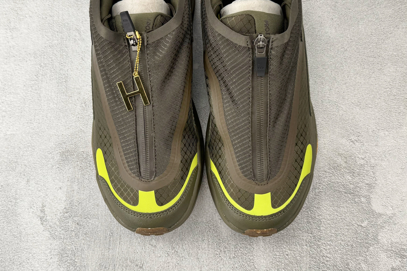 HOKA ONE ONE Project Transport "Olive / Citron" Slip-On Trail Sneakers （Style Code: 1162850-OLC）