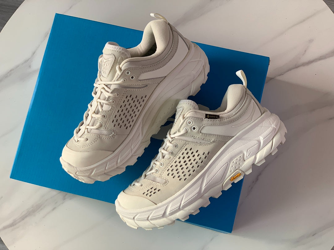Hoka Ultra Low Gore-Tex Light Gray