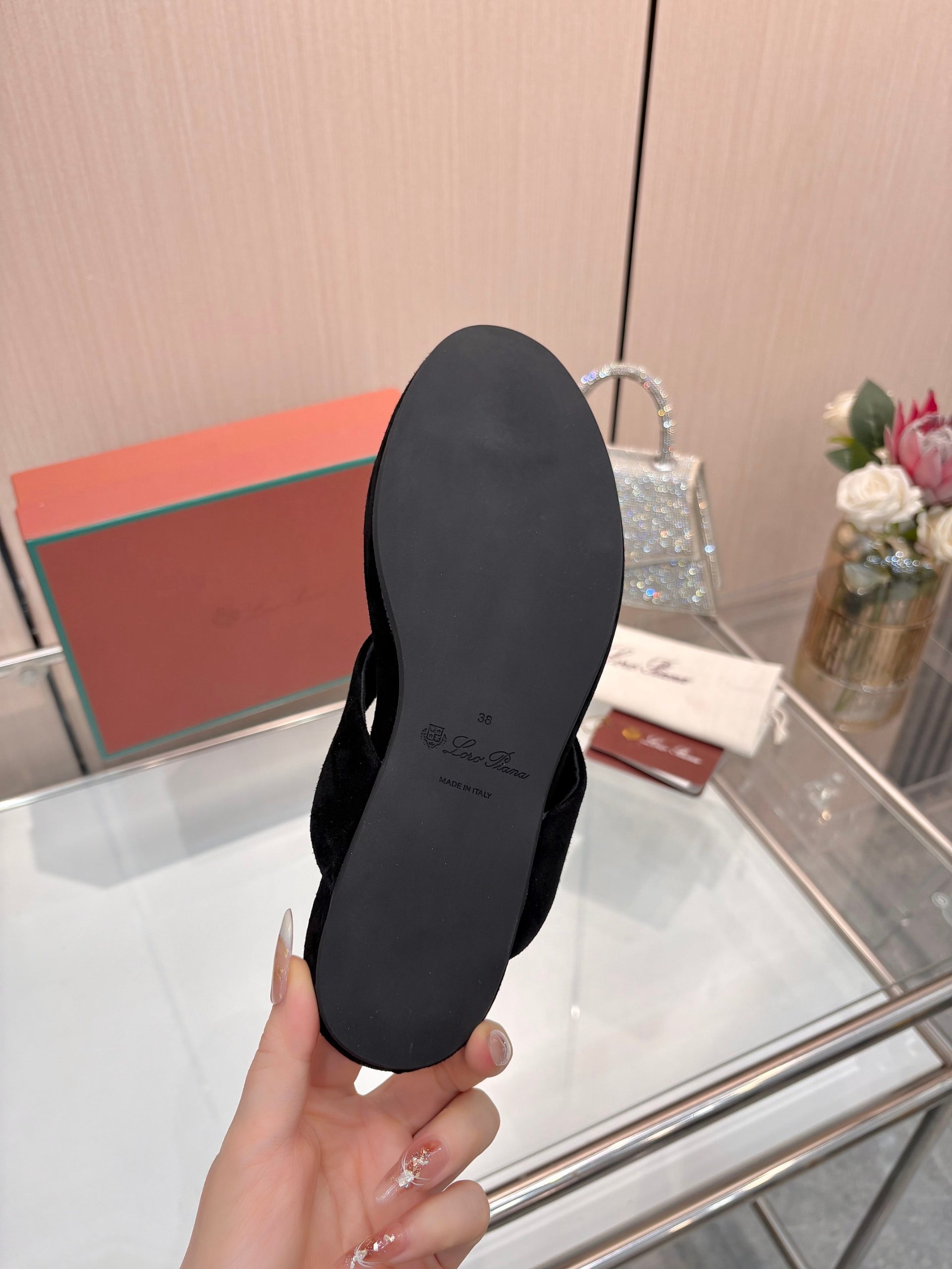 Solid Black Suede Old Money Style Flat Flip Flops Women Casual Thong Sandals