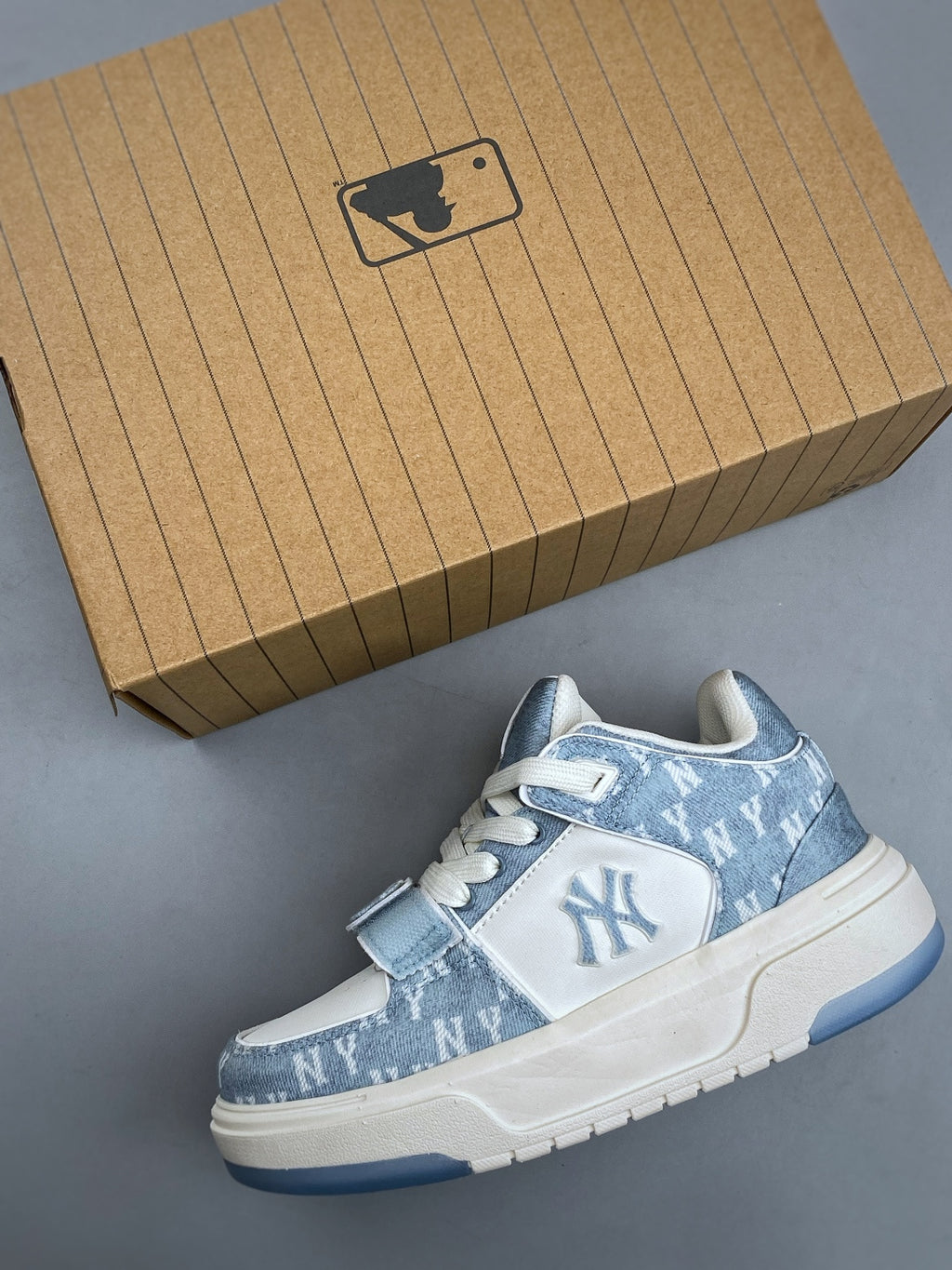 MLB New York Yankees Chunky Liner "Denim Monogram" Sneakers