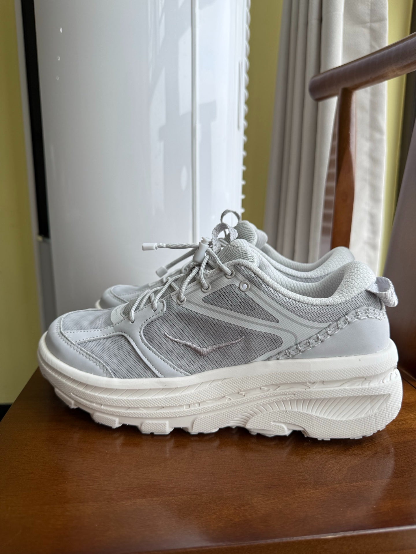 Hoka One One Bondi B3LS cosmic grey / white