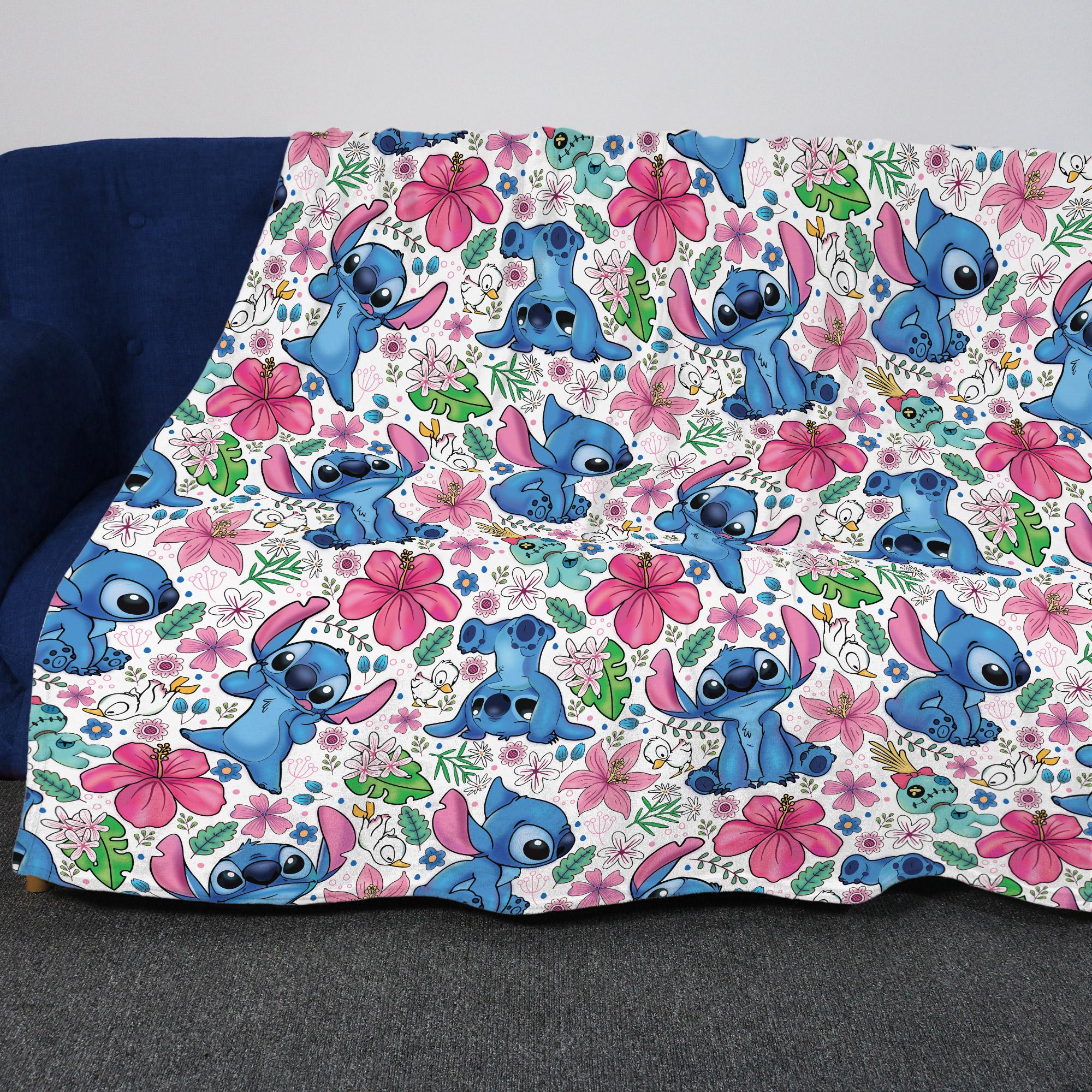 Stitch Tropical Fleece Blanket – Cute Hibiscus Throw for Kids & Fans – Soft Cozy Blanket Gift