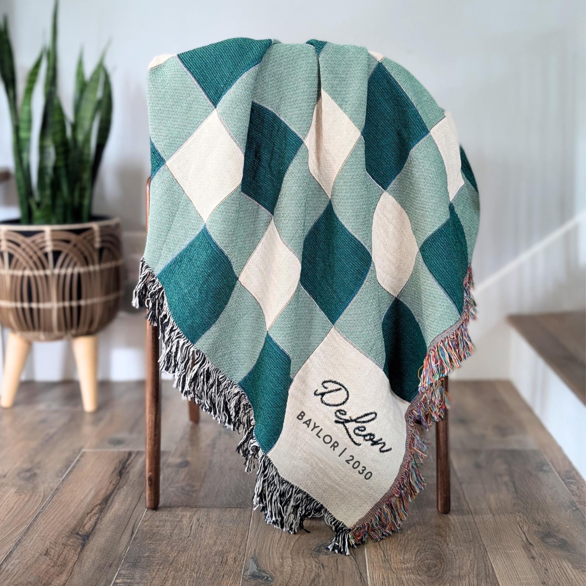 Custom Graduation Gift for High School Grad, Modern Checkered Woven Throw Blanket, Unique Keepsake for Class of 2026, Personalized Name